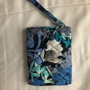 Vera Bradley Smartphone wristlet